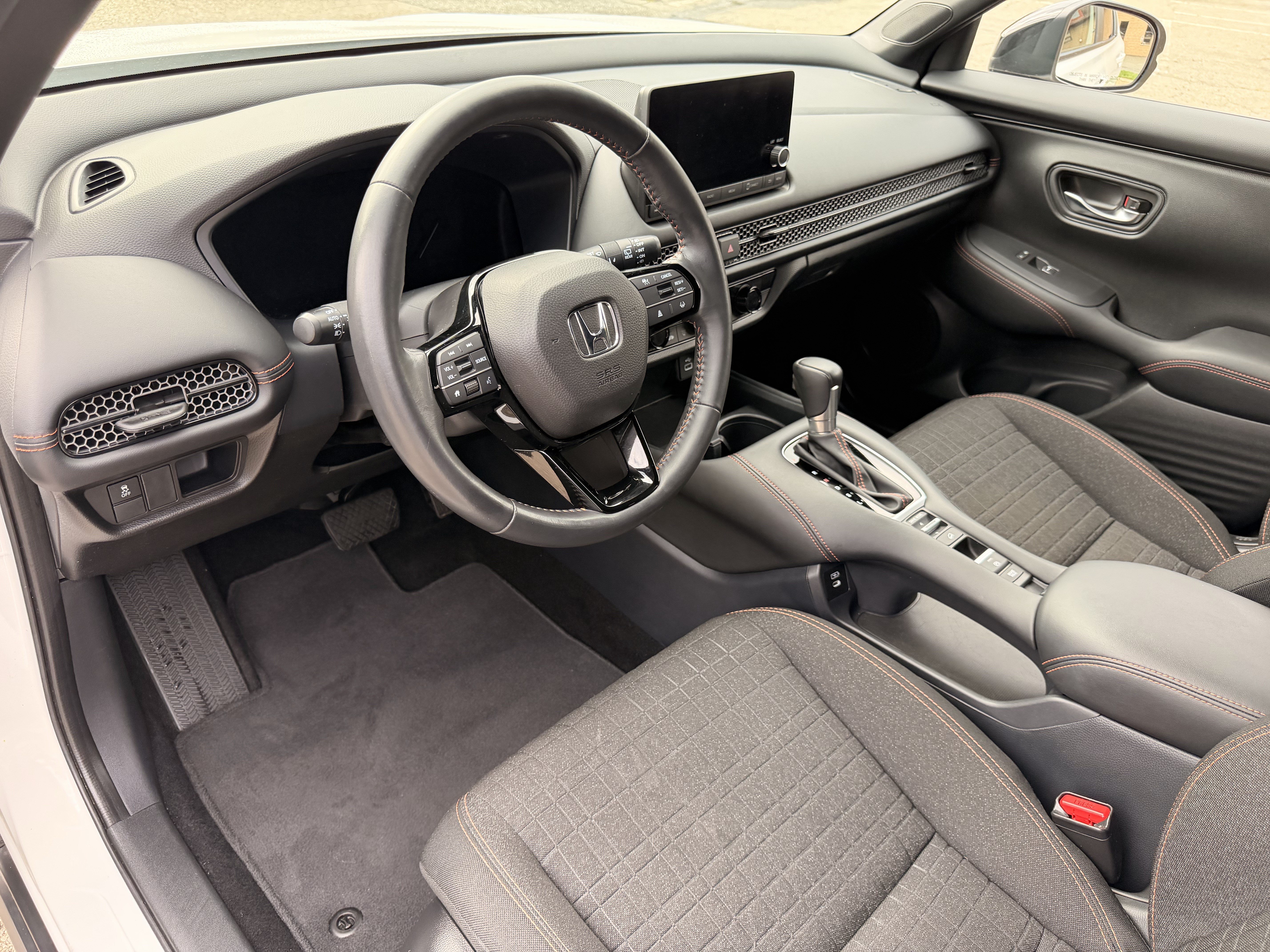 Used 2025 Honda HR-V Sport image 13