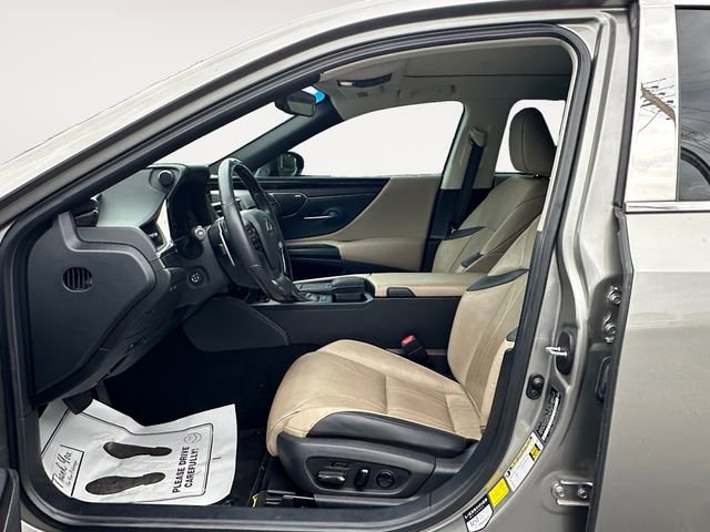 Used 2020 Lexus ES 350 Ultra Luxury w/ Accessory Package 2 FWD image 9