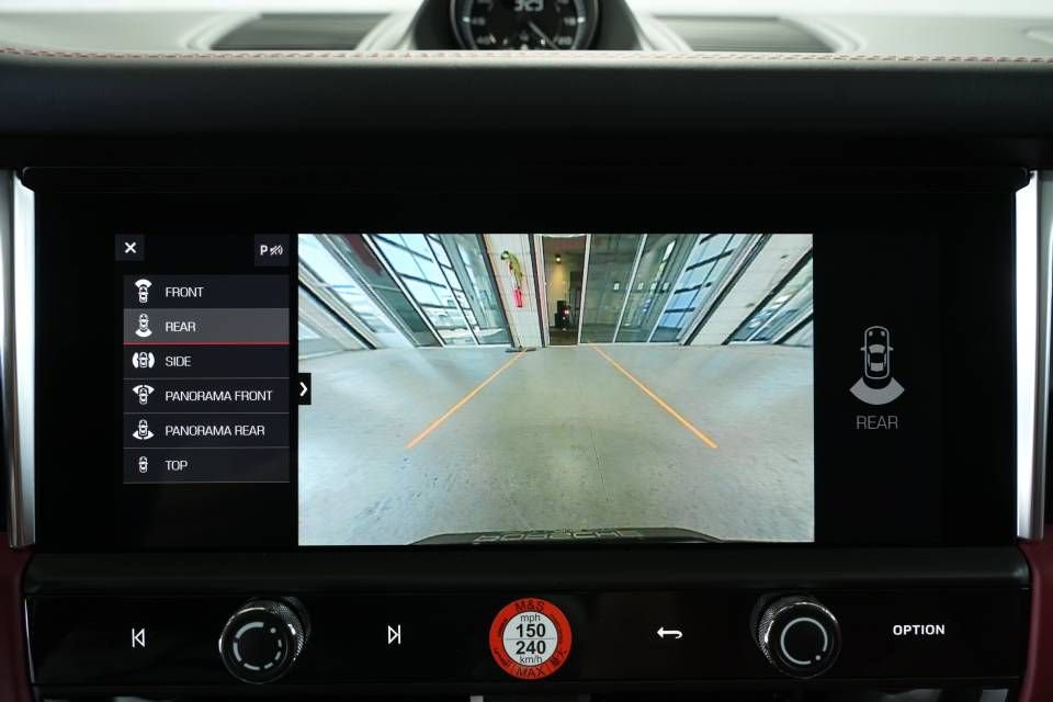 Certified 2025 Porsche Macan Turbo AWD/4WD image 19