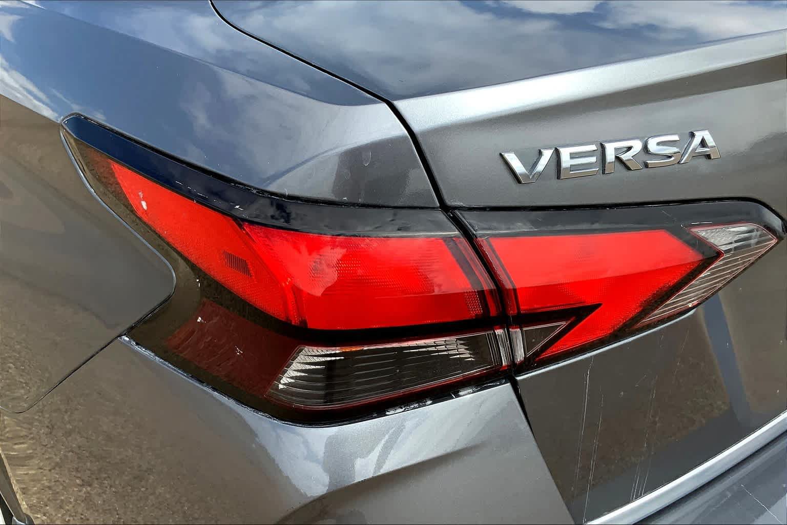 Used 2020 Nissan Versa S FWD image 28