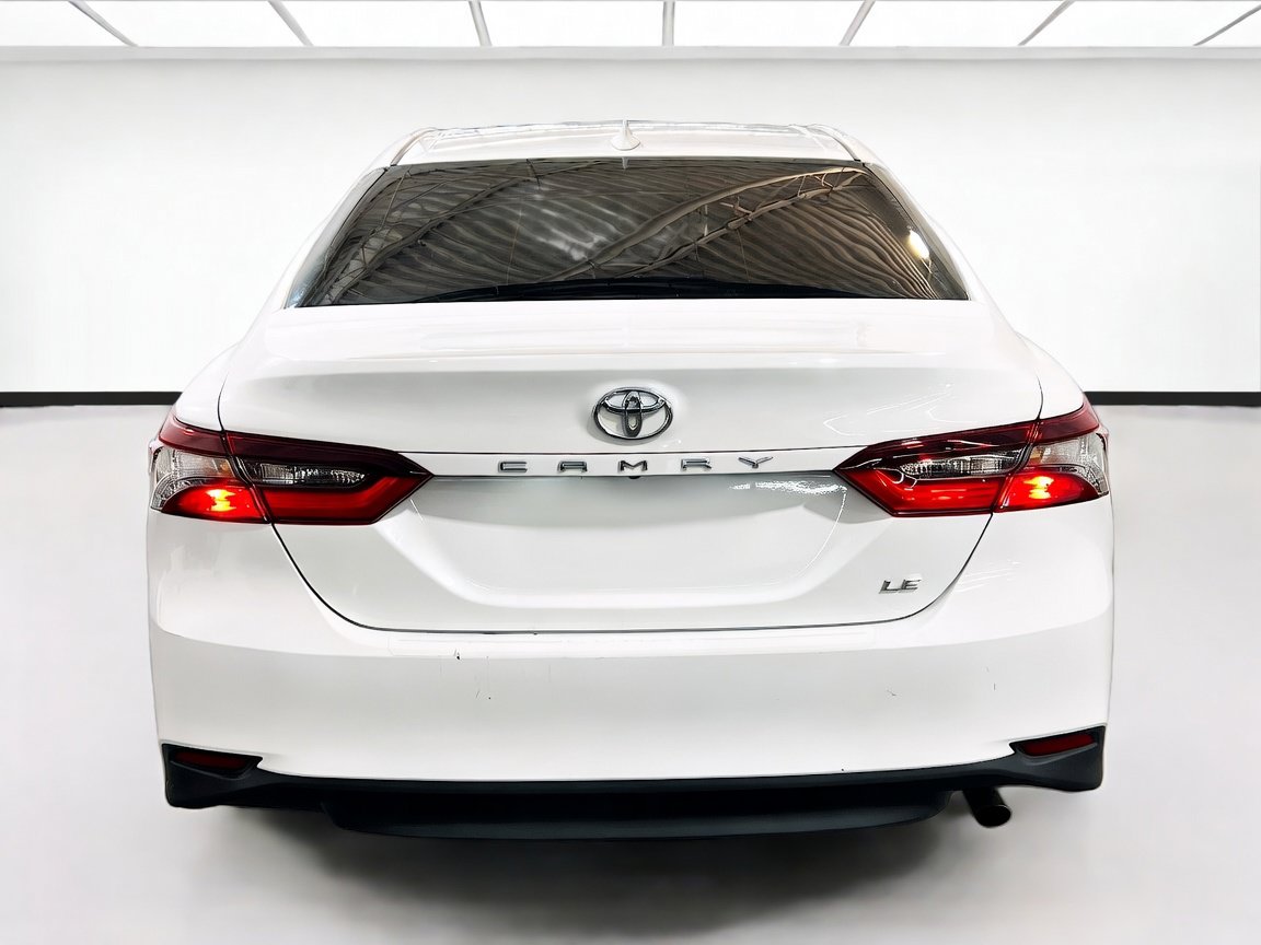Used 2024 Toyota Camry LE FWD image 5