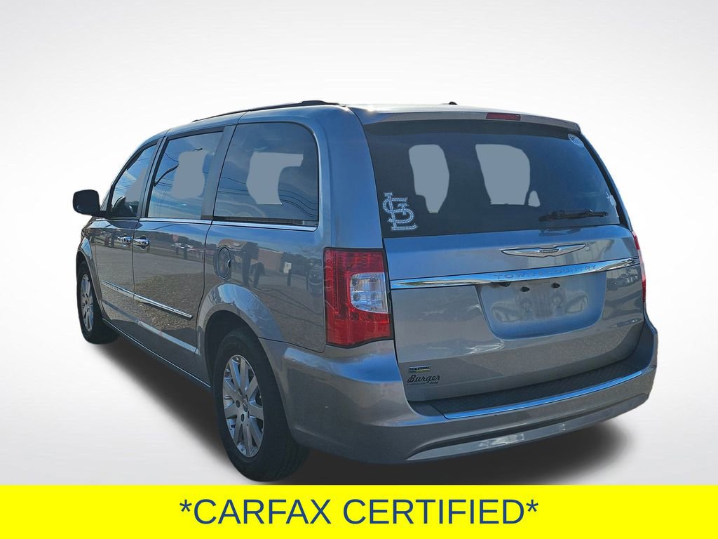 Used 2016 Chrysler Town & Country Touring image 5