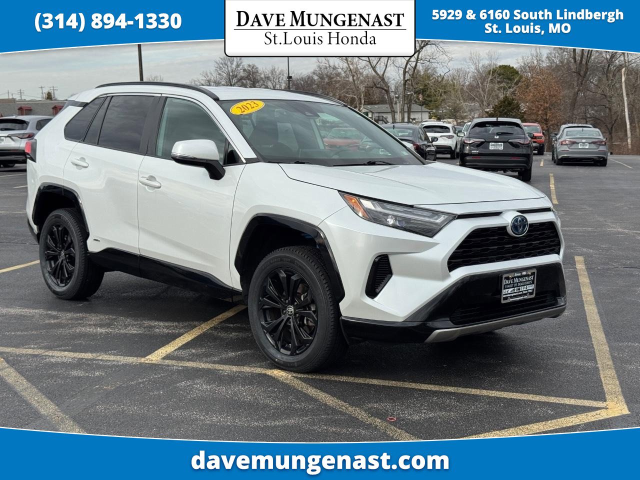 Used 2023 Toyota RAV4 SE image 1