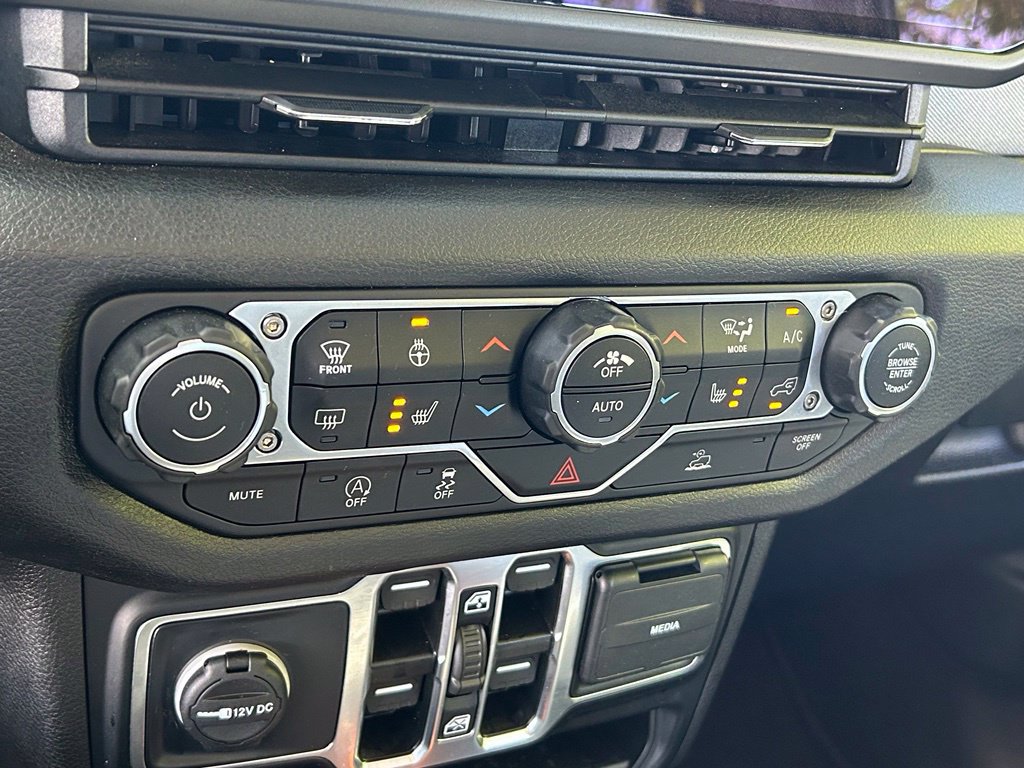 Certified 2025 Jeep Gladiator Sport AWD/4WD image 25