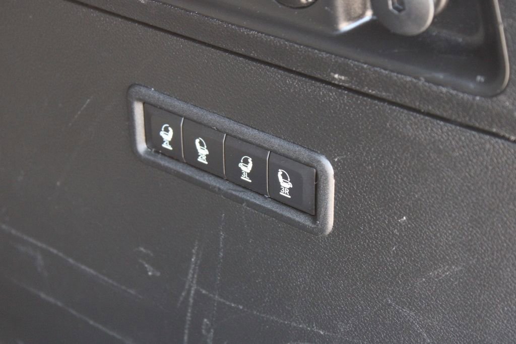 Used 2022 Jeep Wagoneer Series III w/ Flexible Seating Group image 10