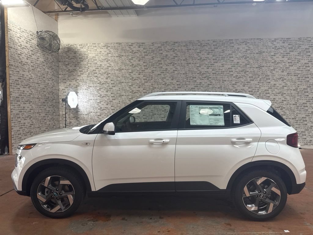New 2026 Hyundai Venue SEL FWD image 4
