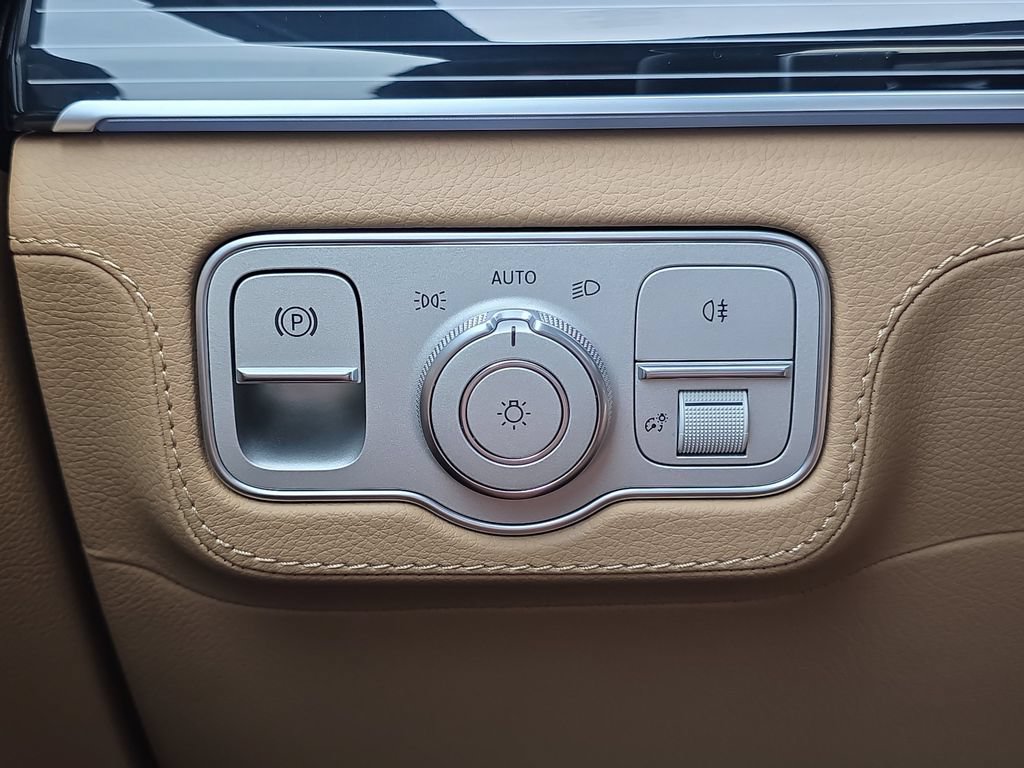 New 2026 Mercedes-Benz GLS 450 4MATIC image 28