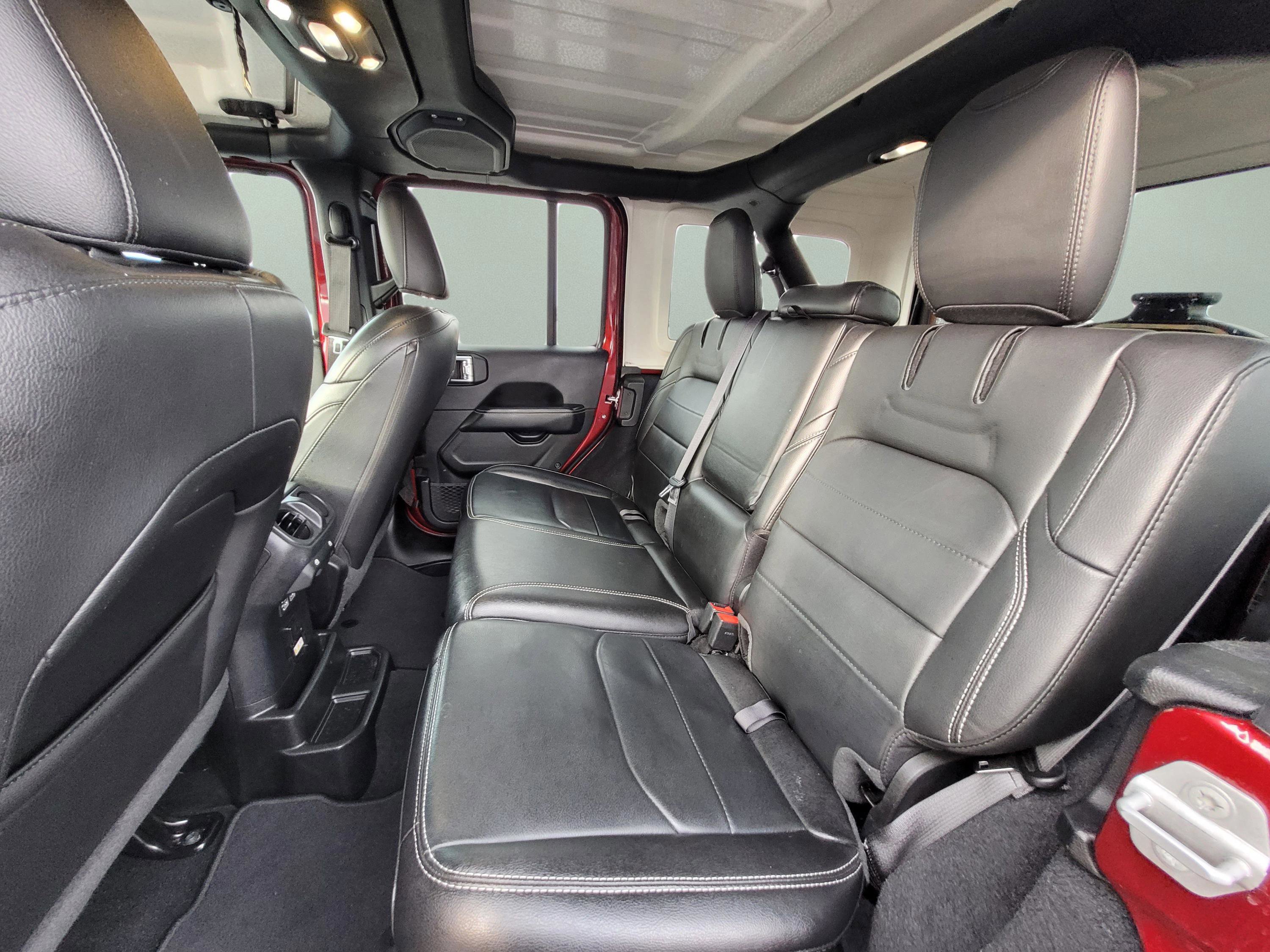 Used 2021 Jeep Wrangler Unlimited Sahara w/ Cold Weather Group image 17