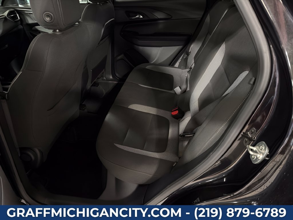 Used 2025 Chevrolet TrailBlazer LT AWD/4WD image 15