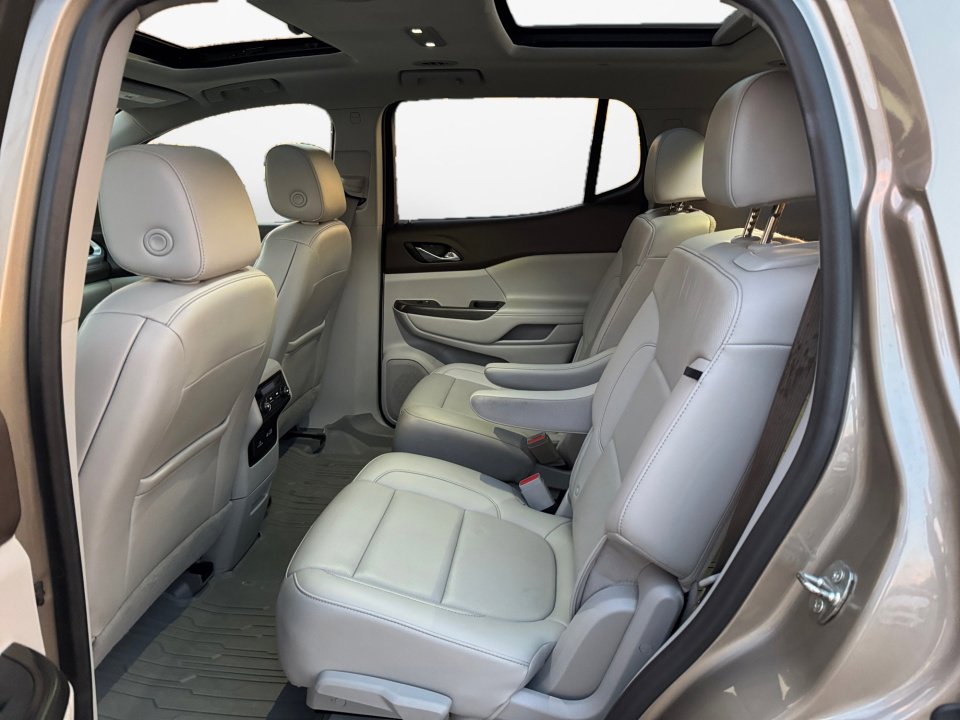 Certified 2022 GMC Acadia SLT w/ Trailering Package image 15