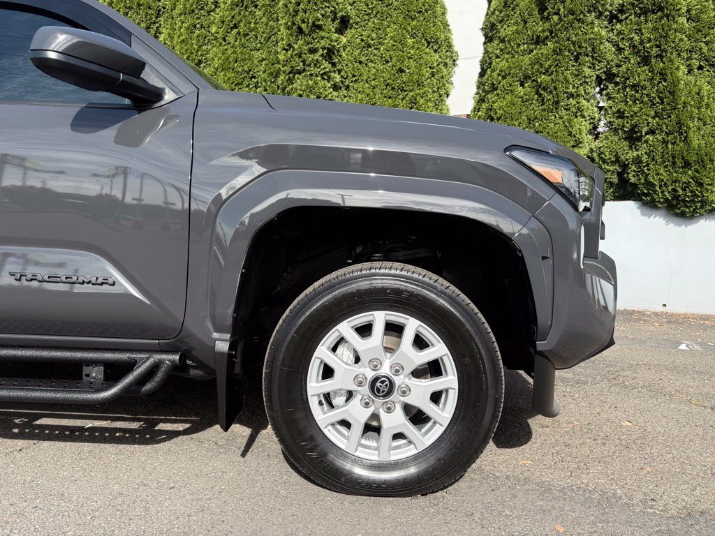 Certified 2025 Toyota Tacoma SR5 AWD/4WD image 11