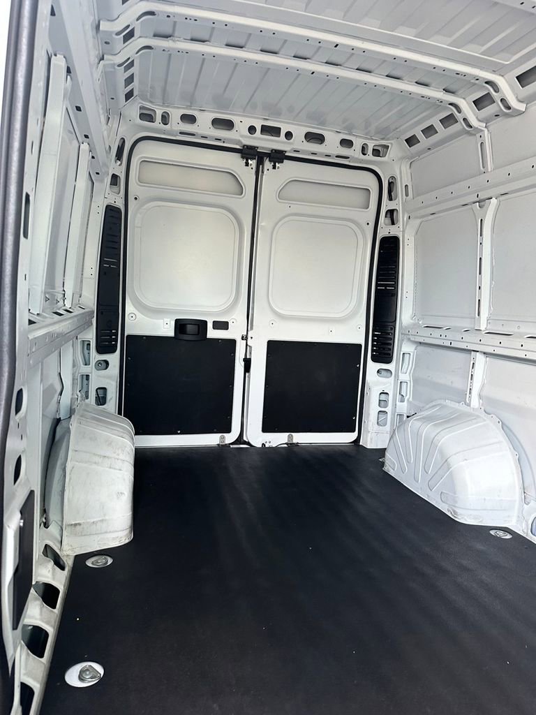 Used 2025 RAM ProMaster 2500 w/ Convenience Group FWD image 25