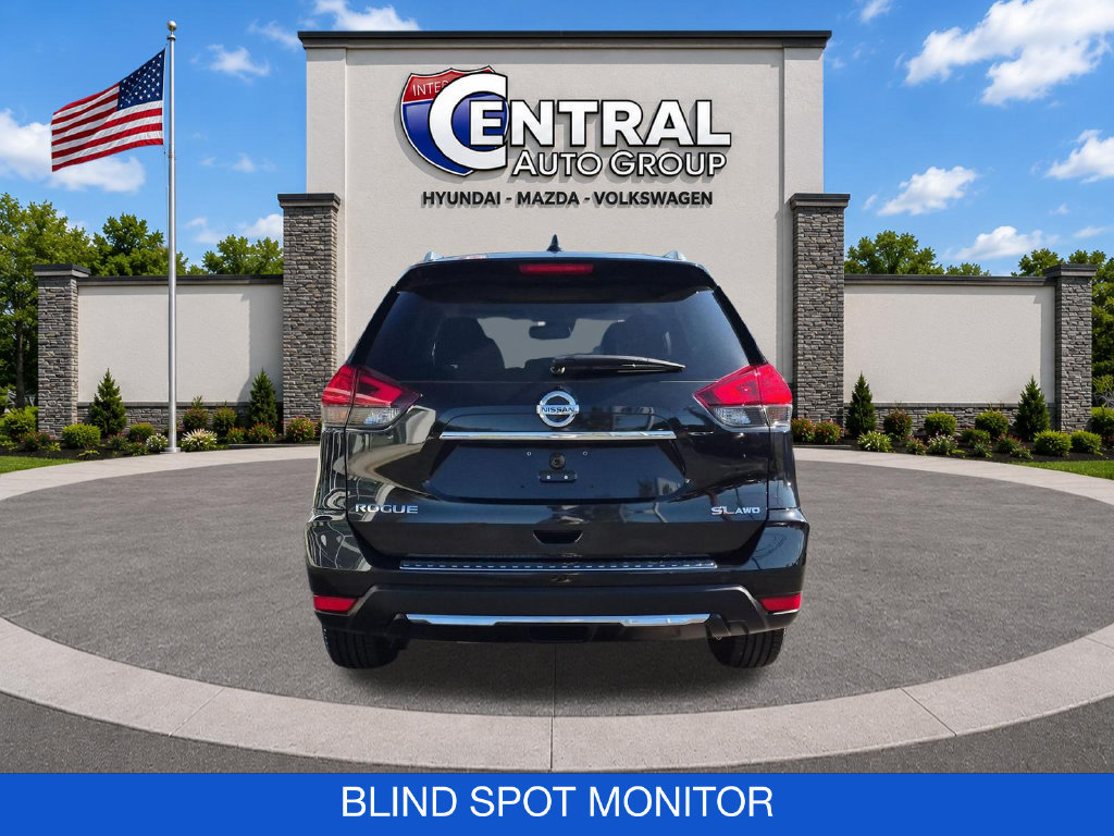 Used 2017 Nissan Rogue SL w/ SL Premium Package AWD/4WD image 7