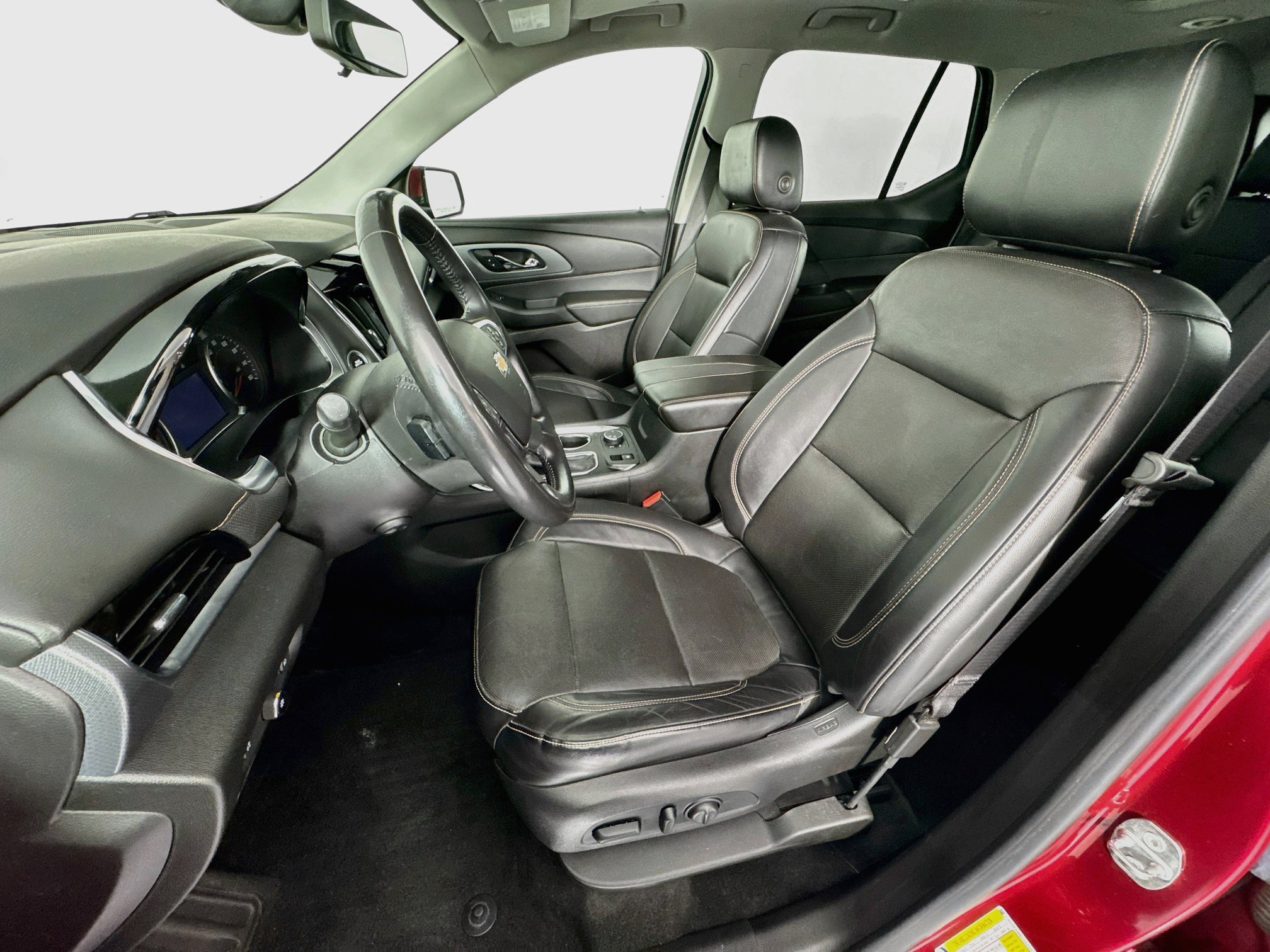 Used 2018 Chevrolet Traverse Premier w/ Driver Confidence II Package FWD image 22