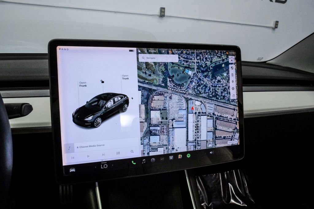 Used 2018 Tesla Model 3 Performance image 27