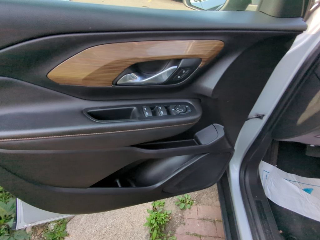 Used 2020 GMC Terrain SLE FWD image 8