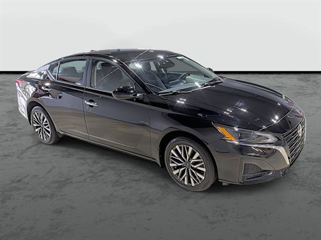 Used 2023 Nissan Altima 2.5 SV AWD/4WD image 5