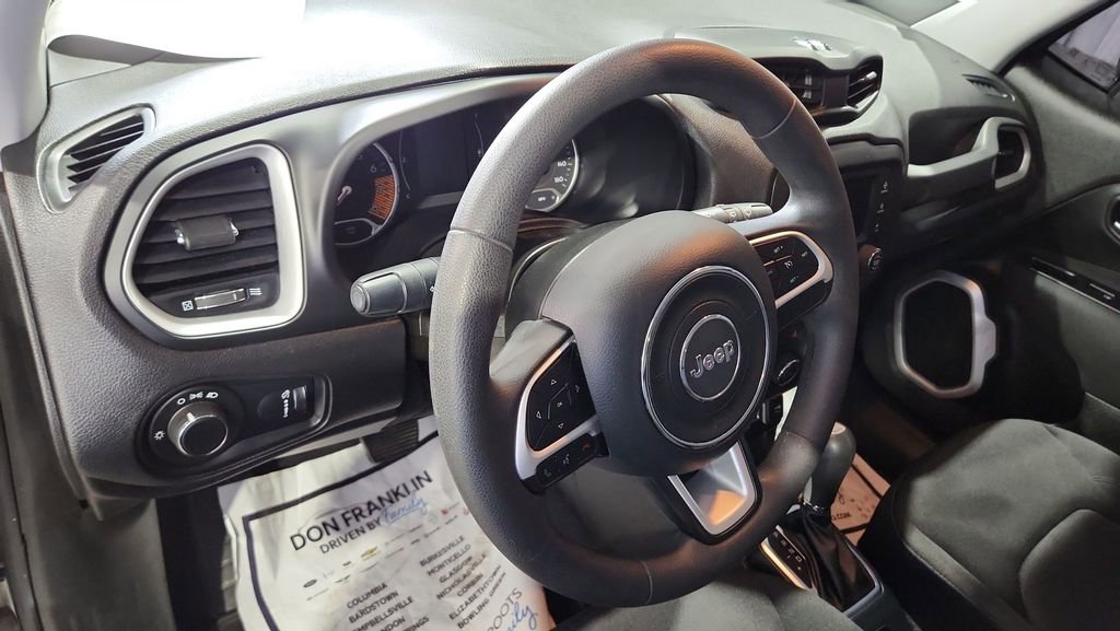 Used 2020 Jeep Renegade Sport w/ Sport Appearance Group image 18