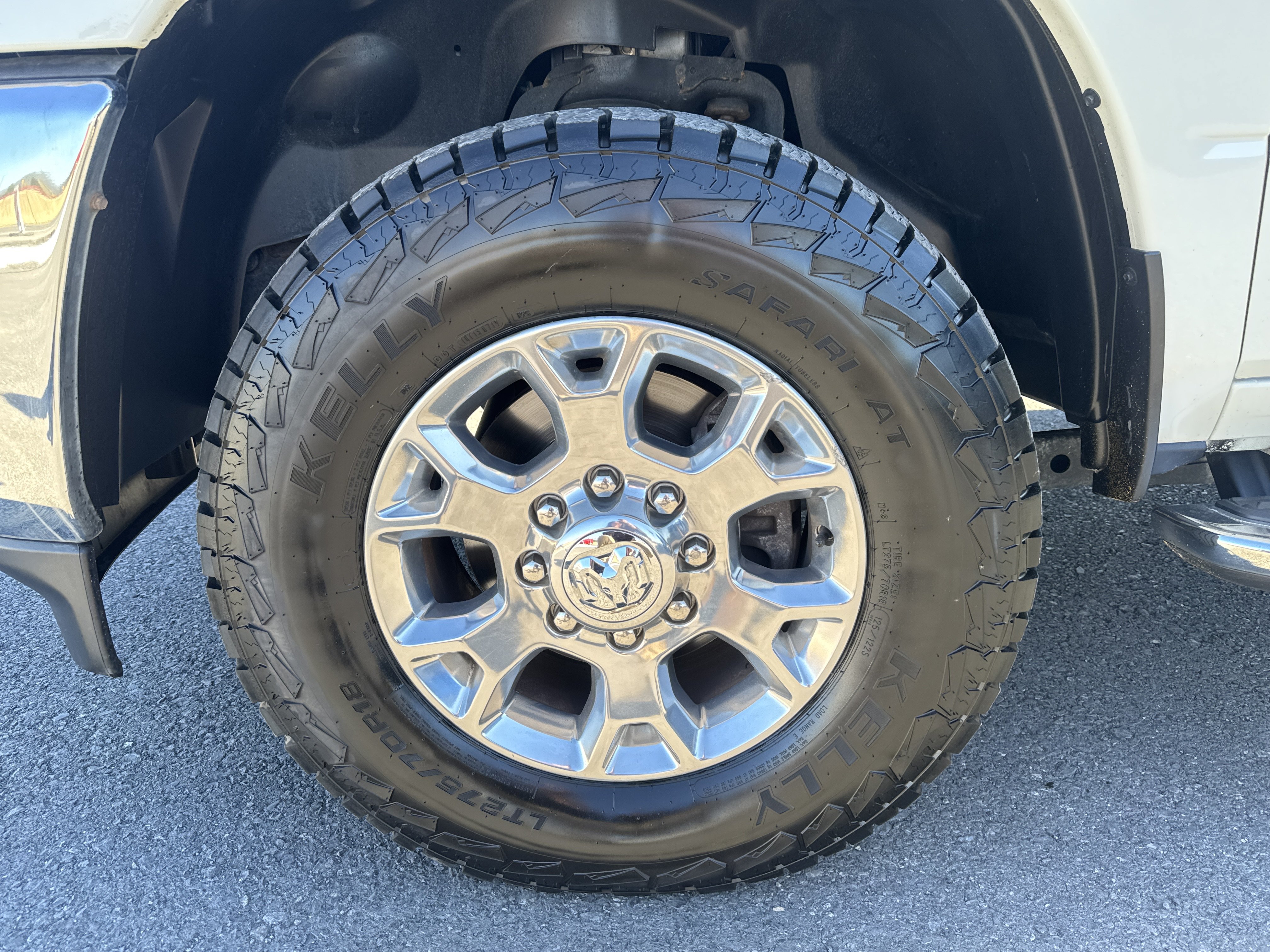 Used 2023 RAM 2500 Laramie AWD/4WD image 10