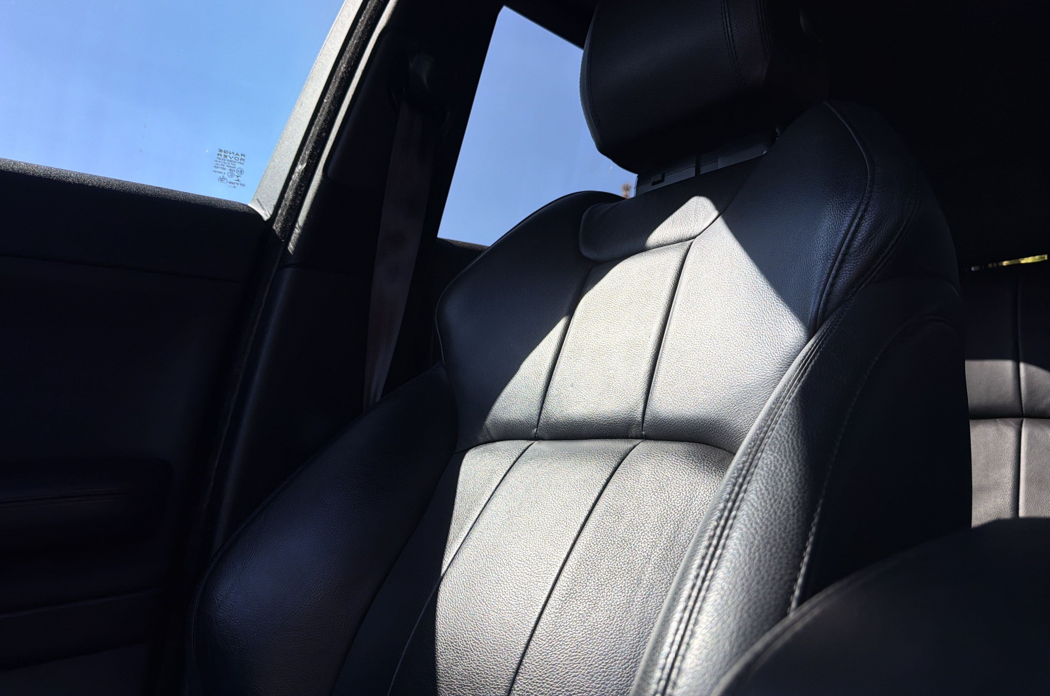 Used 2019 Land Rover Range Rover Evoque SE AWD/4WD image 22