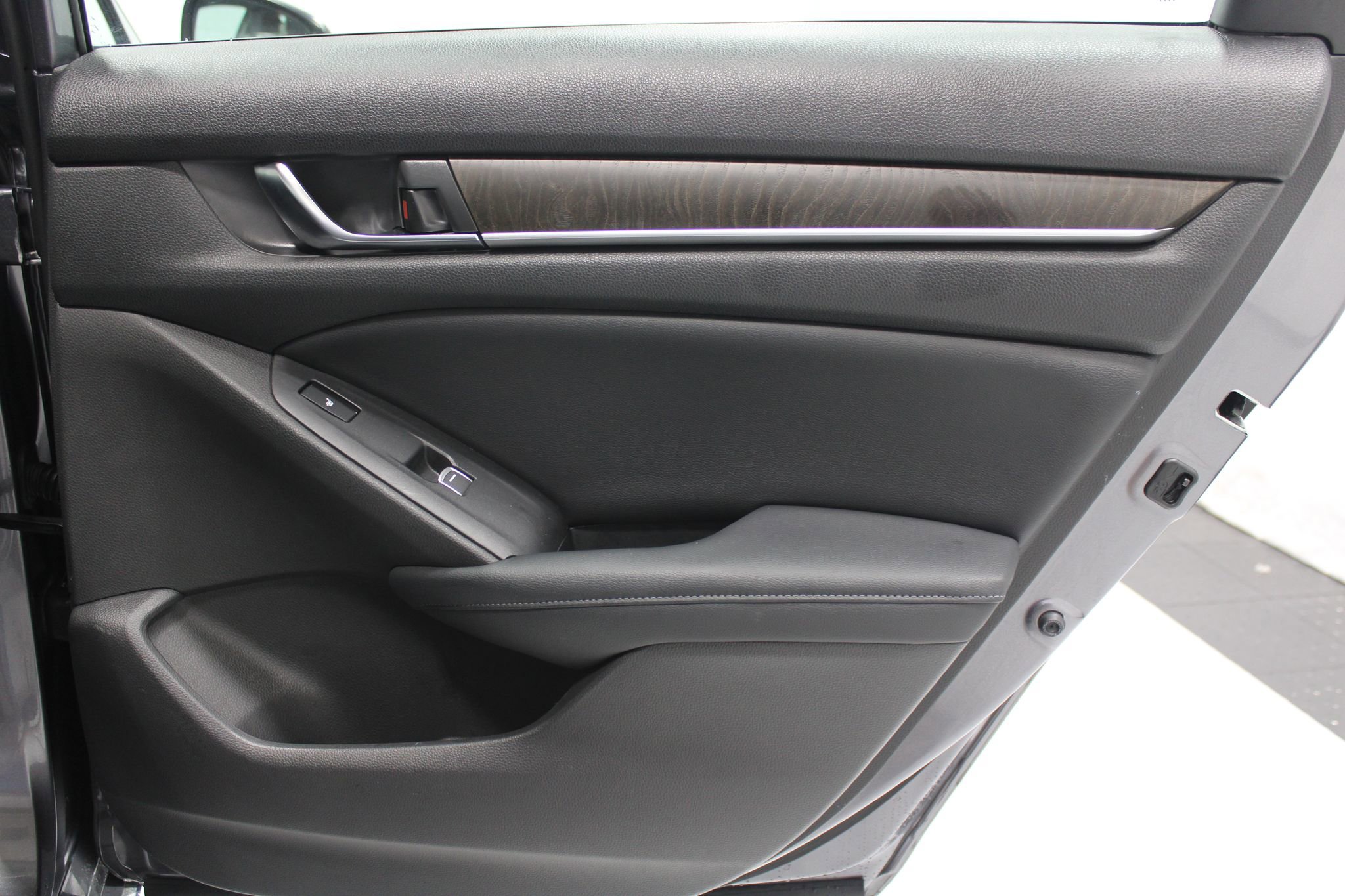 Used 2018 Honda Accord Touring image 21