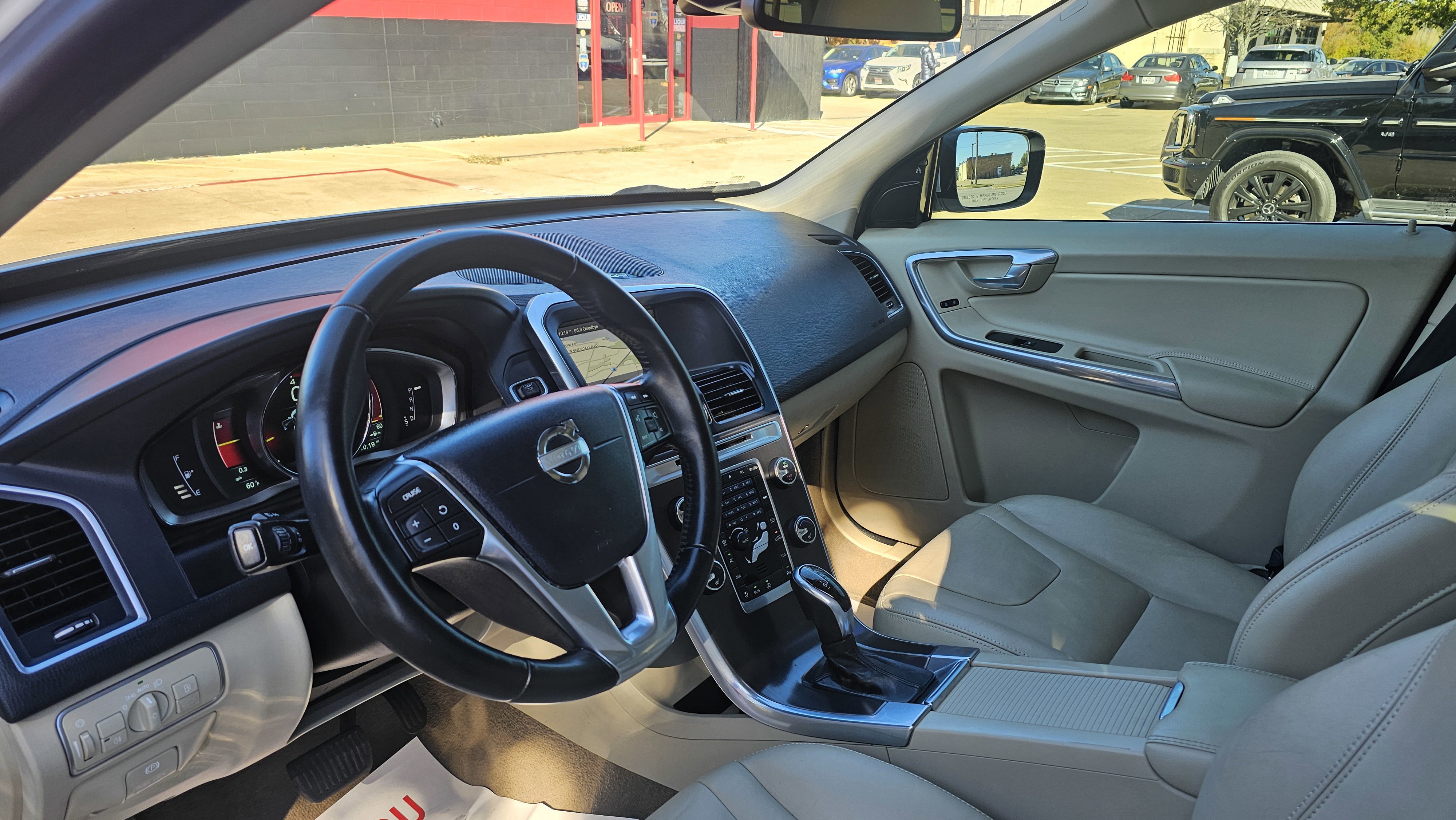 Used 2015 Volvo XC60 T5 Platinum image 25