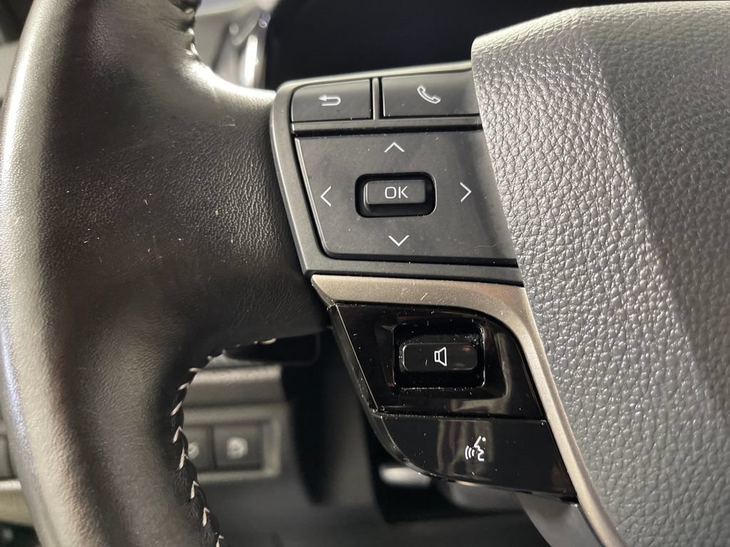 Certified 2025 Toyota Camry SE FWD image 28