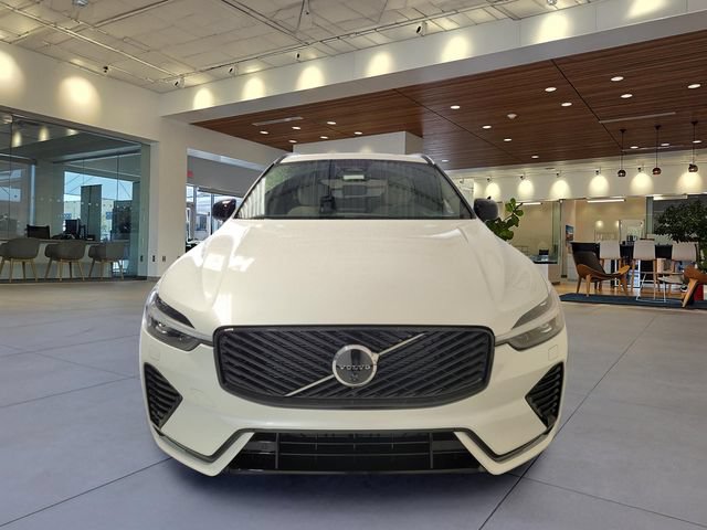 New 2026 Volvo XC60 B5 Plus w/ Protection Package Premier AWD/4WD image 4