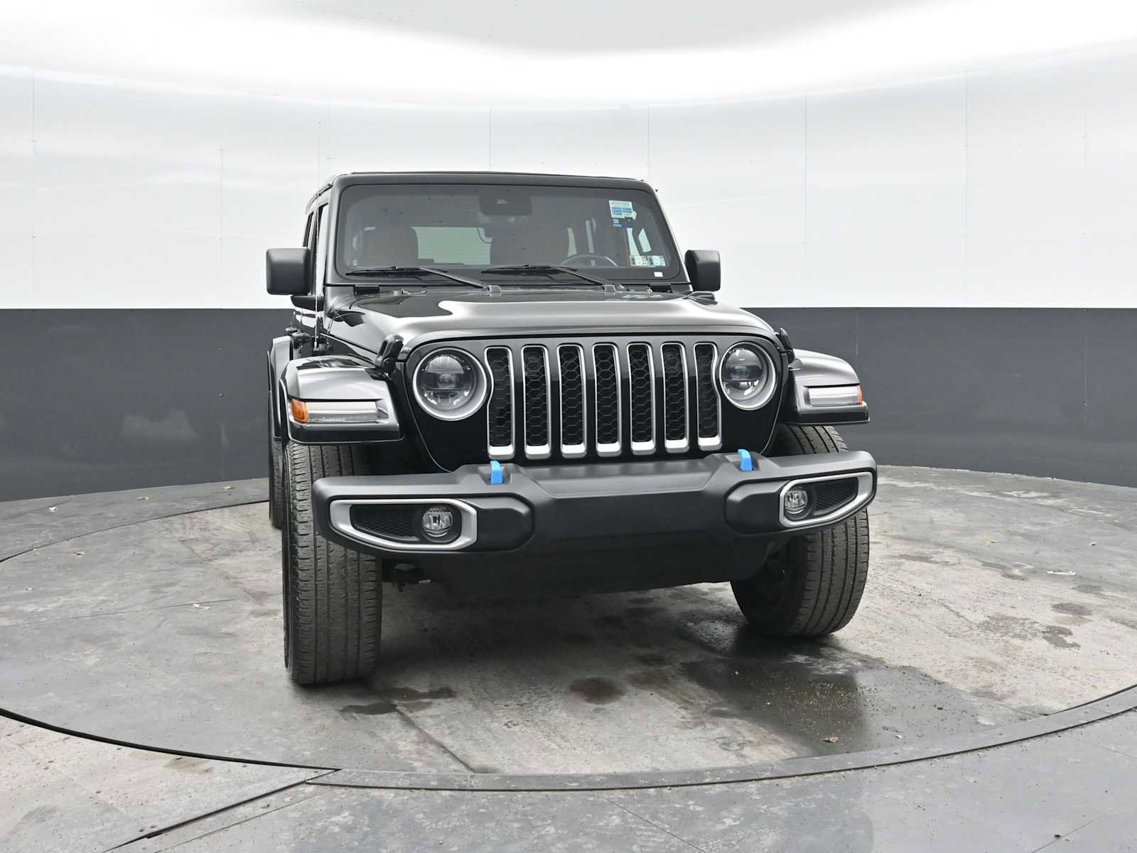 Used 2023 Jeep Wrangler Sahara w/ Cold Weather Group image 5