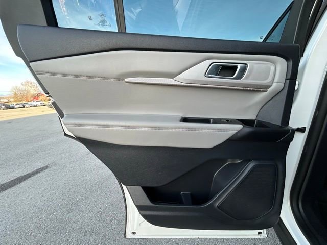 Used 2025 Ford Explorer Active w/ Active Comfort Package image 40
