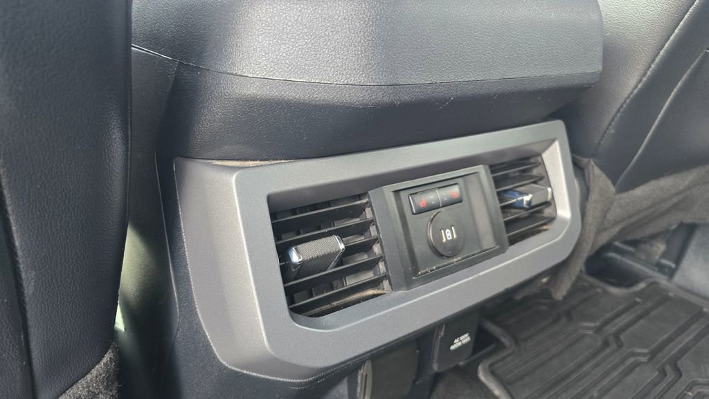 Used 2023 Ford F350 Lariat w/ Black Appearance Package image 15