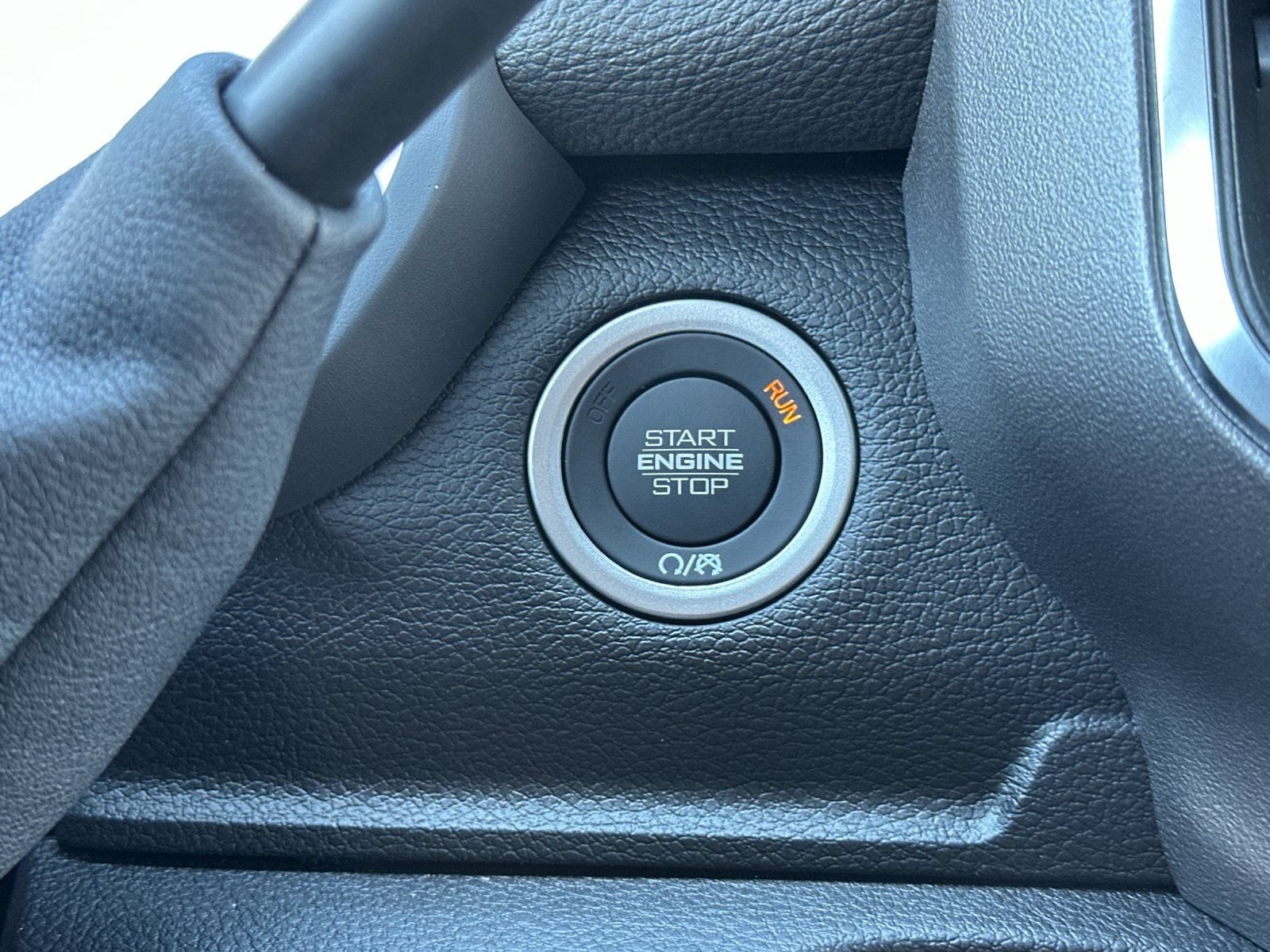 New 2026 RAM 2500 Laramie AWD/4WD image 19