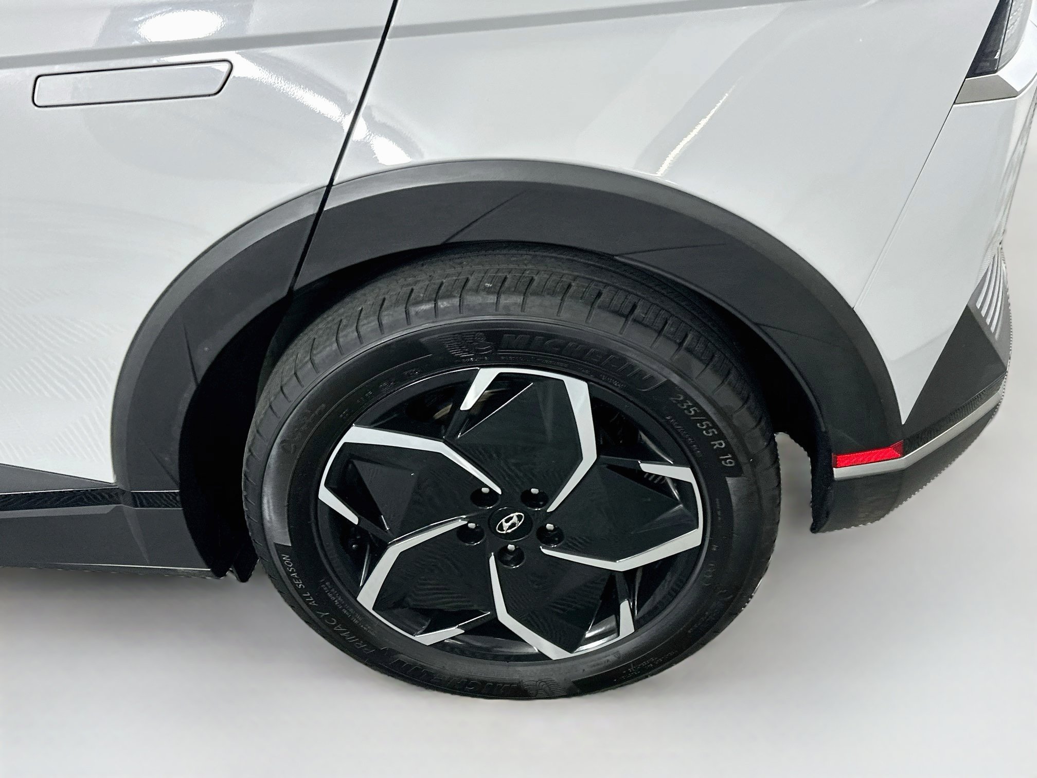Used 2024 Hyundai Ioniq 5 SE RWD image 11