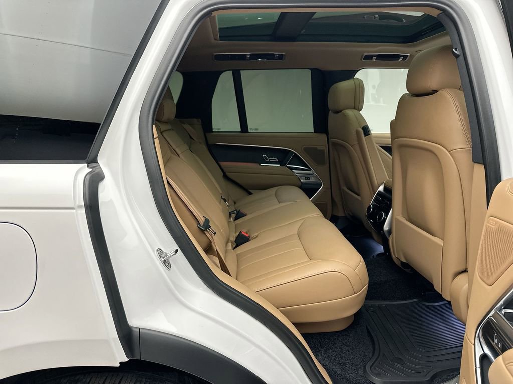 New 2025 Land Rover Range Rover SE AWD/4WD image 5