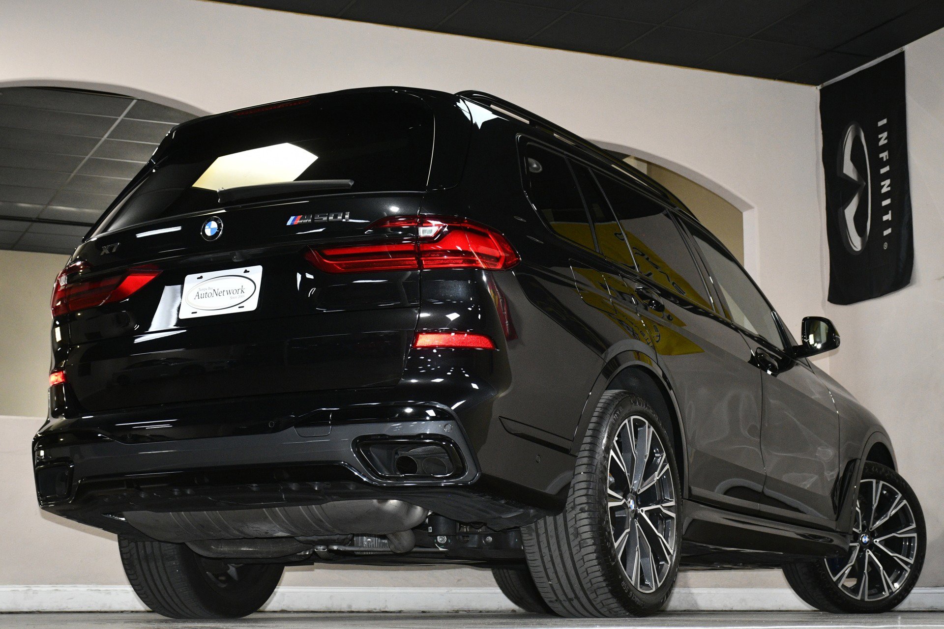 Used 2022 BMW X7 M50i w/ Luxury Seating Package image 85