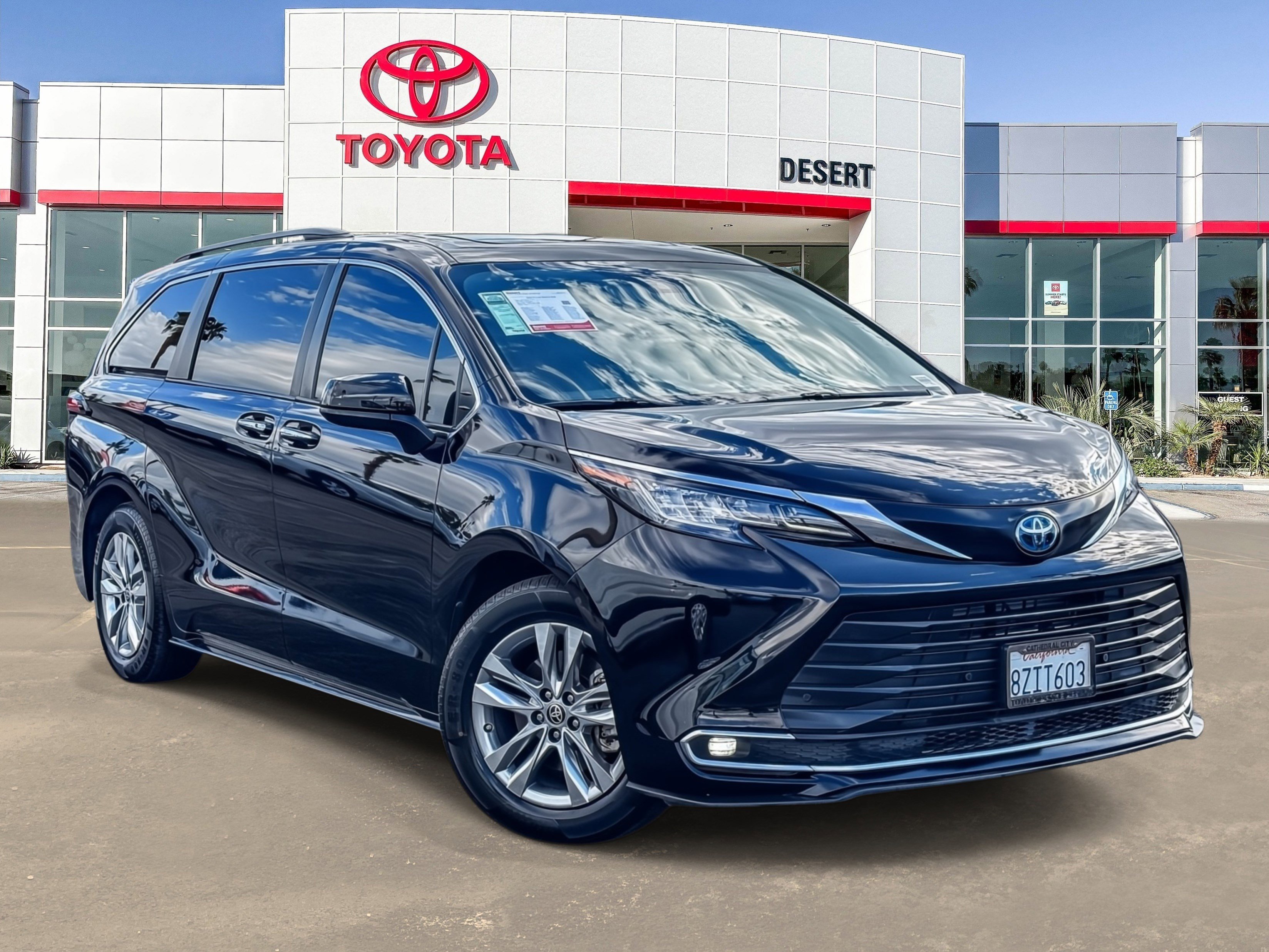 Used 2022 Toyota Sienna XLE