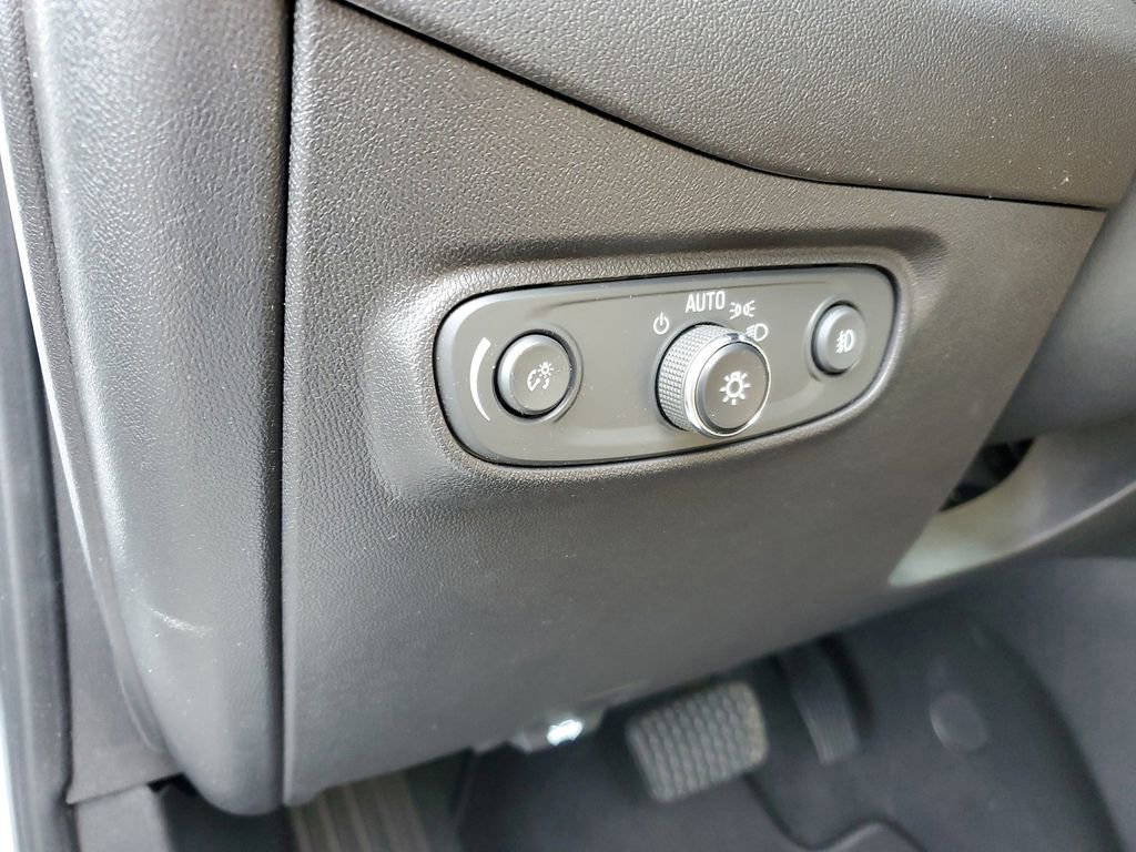 Certified 2023 Chevrolet Equinox Premier image 9