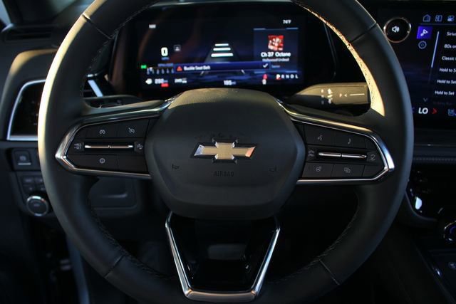 Used 2025 Chevrolet Suburban Premier image 11