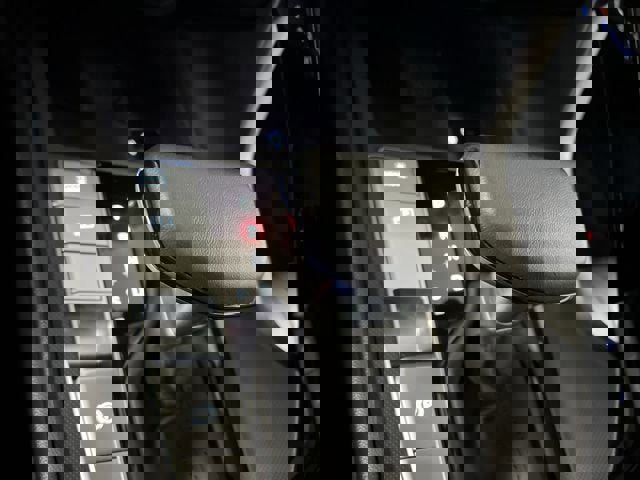 Used 2025 Hyundai Elantra Limited image 16