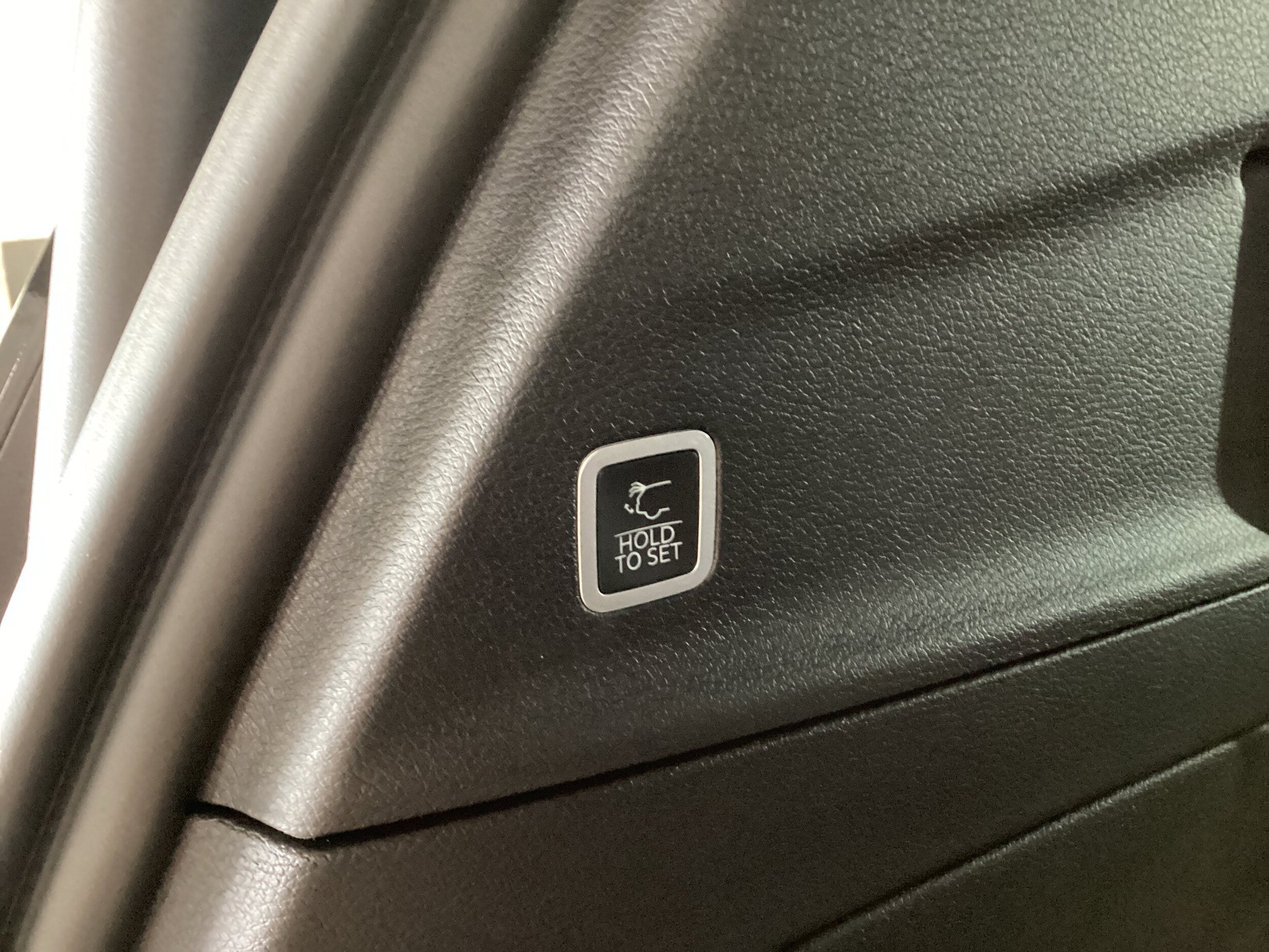 New 2027 Chrysler Pacifica Limited AWD/4WD image 6