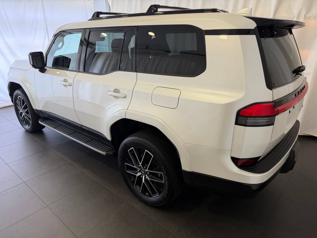 Used 2024 Lexus GX 550 w/ Accessory Package (Z1) AWD/4WD image 3