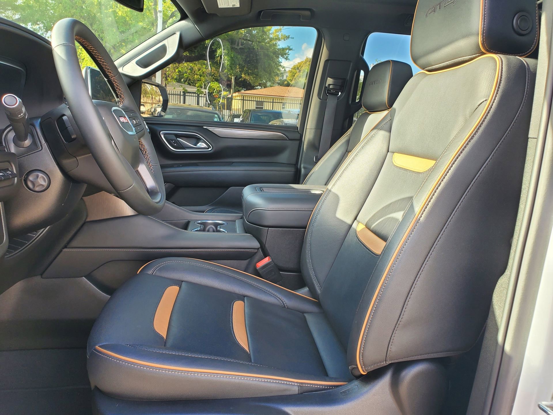 Used 2024 GMC Yukon AT4 w/ Technology Package image 22