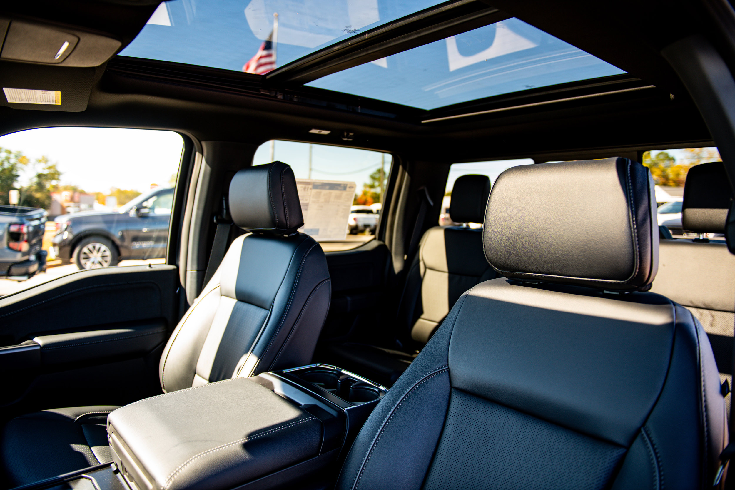 New 2025 Ford F150 Lariat w/ Equipment Group 501A Mid image 15