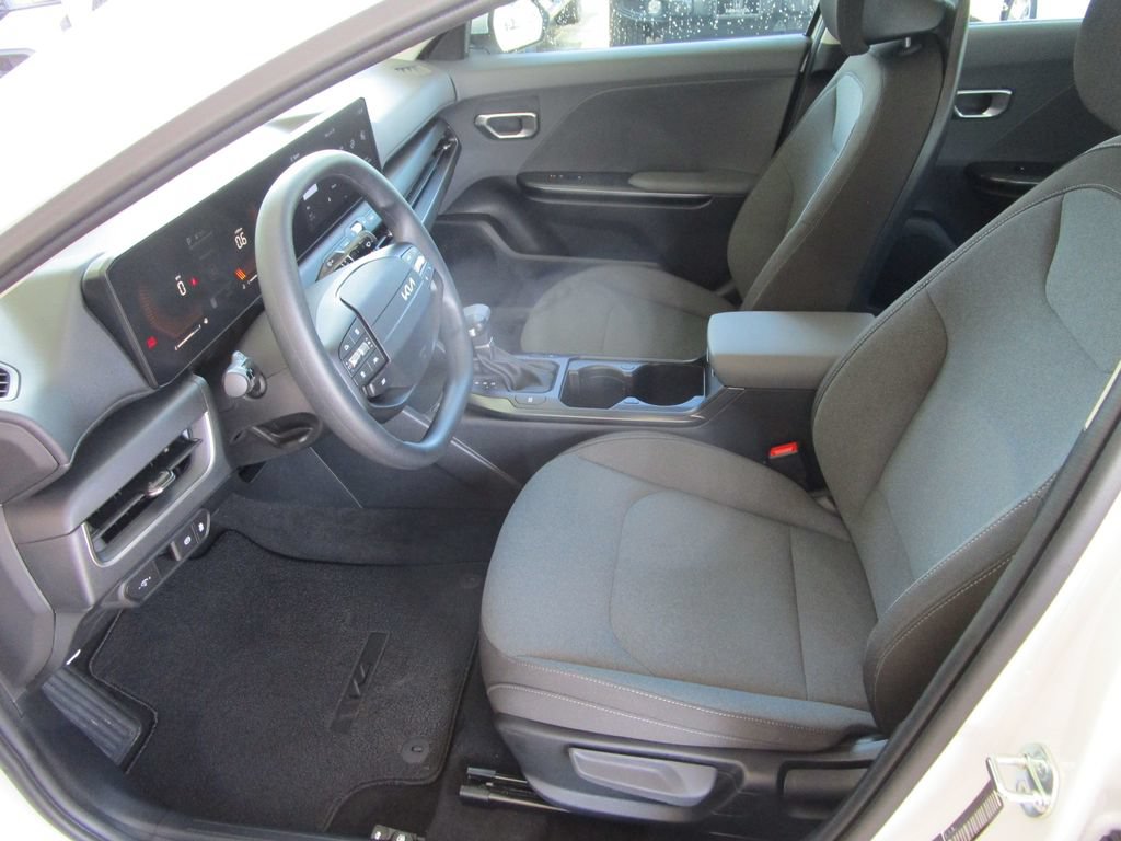 Used 2025 Kia K4 FWD image 16