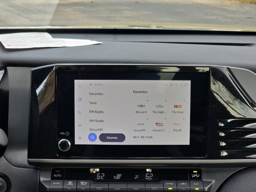 Certified 2025 Toyota Camry SE FWD image 13