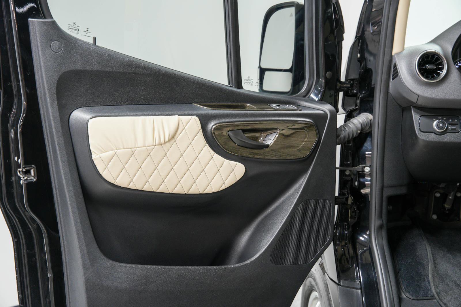 Used 2020 Mercedes-Benz Sprinter 3500 image 71