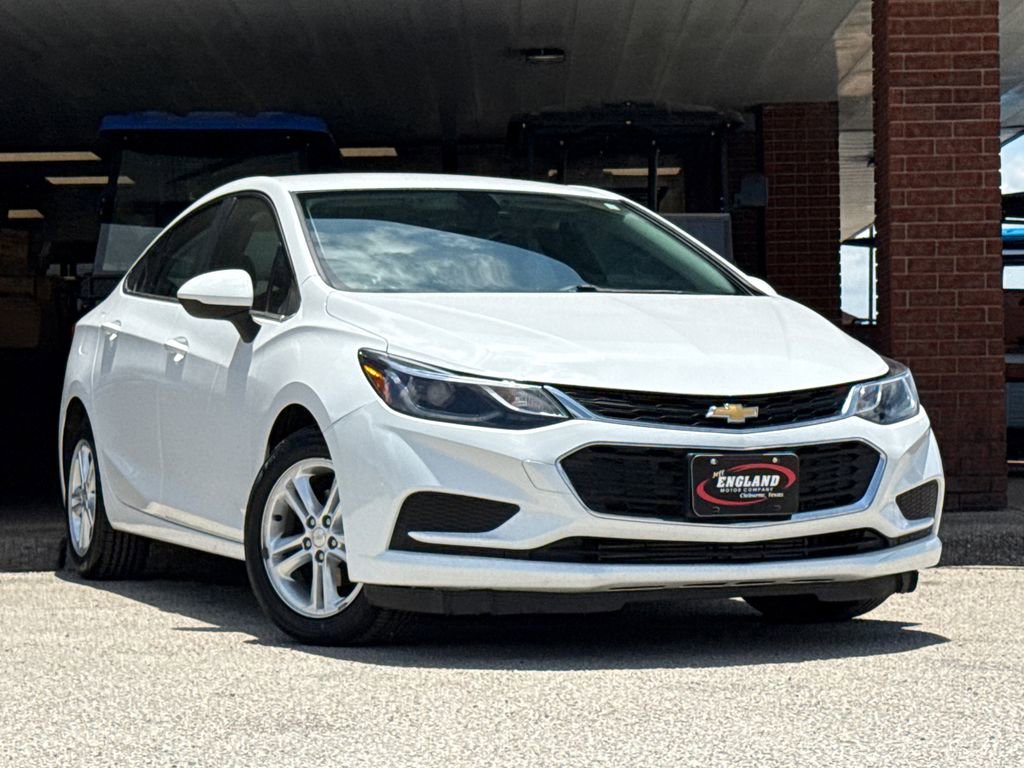 Used 2017 Chevrolet Cruze LT FWD image 1