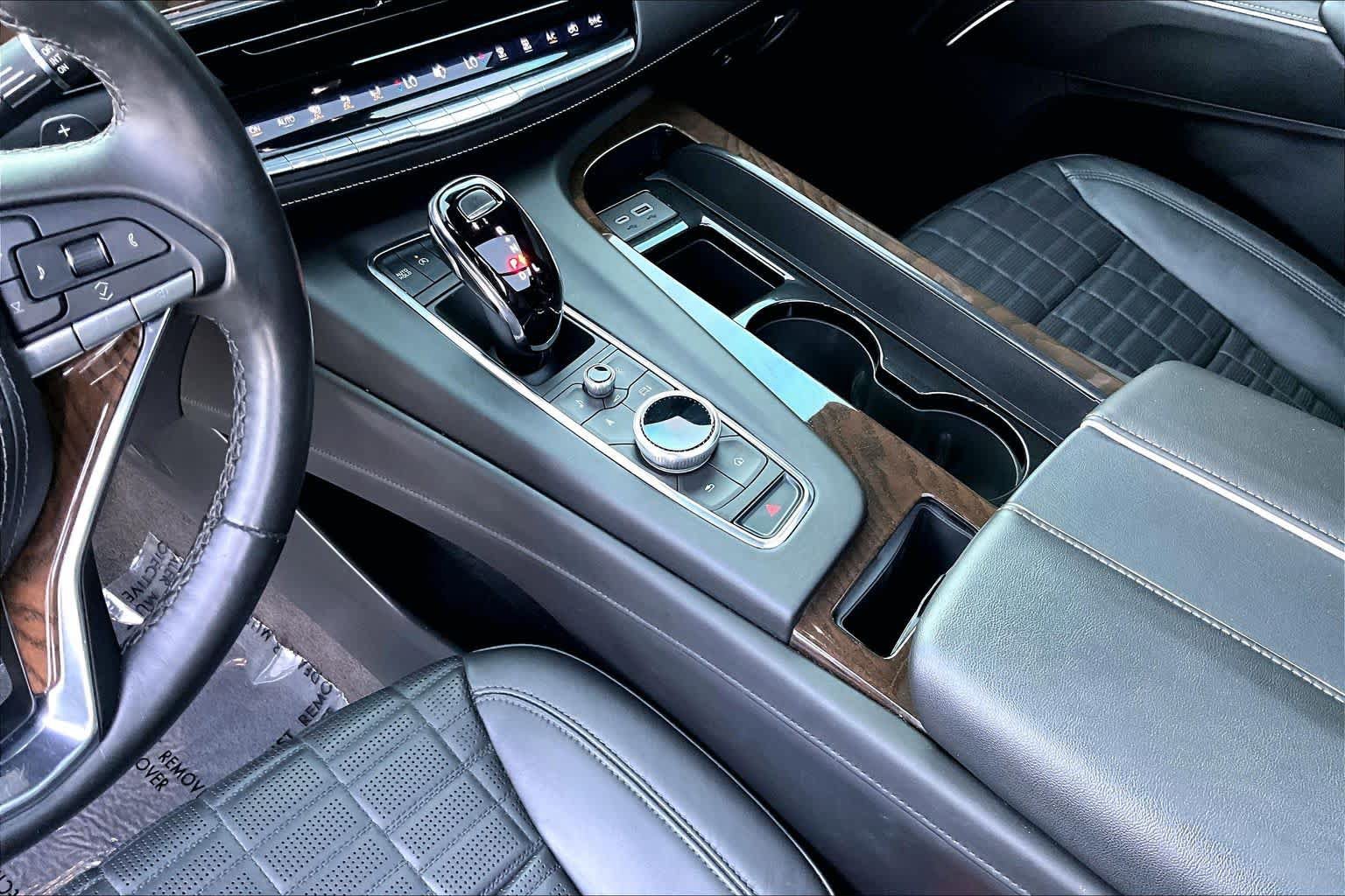 Used 2024 Cadillac Escalade Sport Platinum RWD image 15