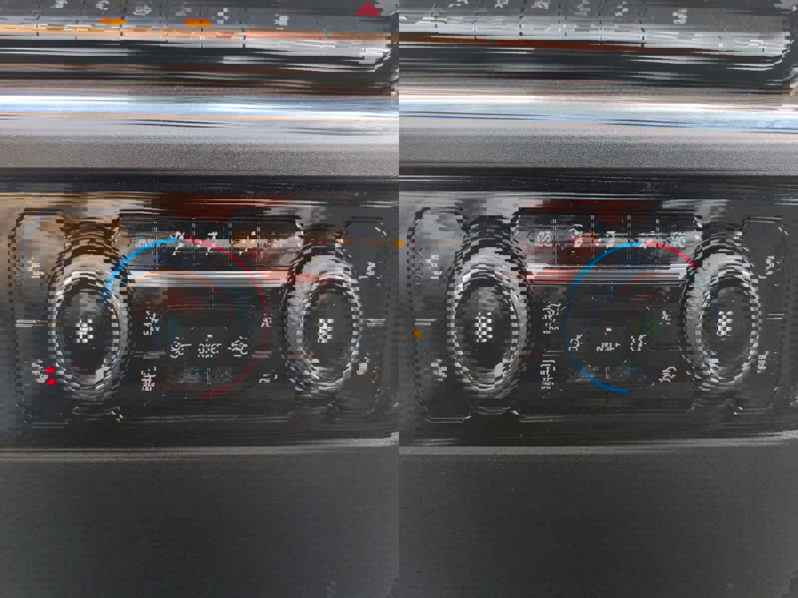 Used 2025 Chevrolet Silverado 1500 LT image 25