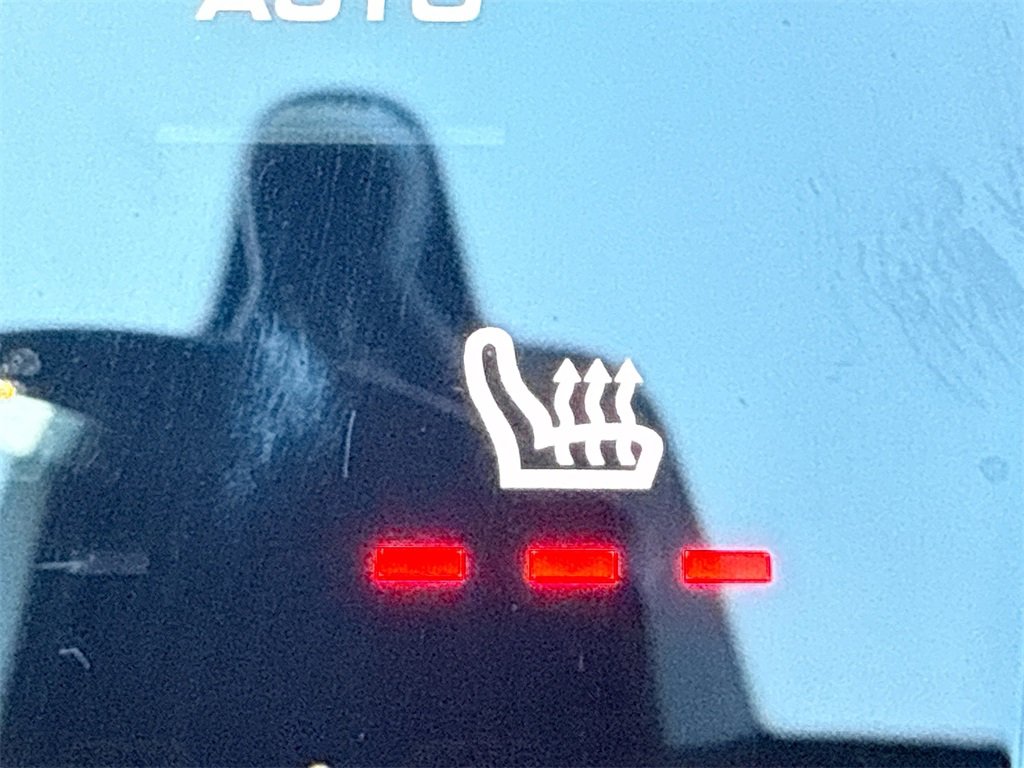 Used 2019 Porsche Cayenne Base w/ Premium Package image 22